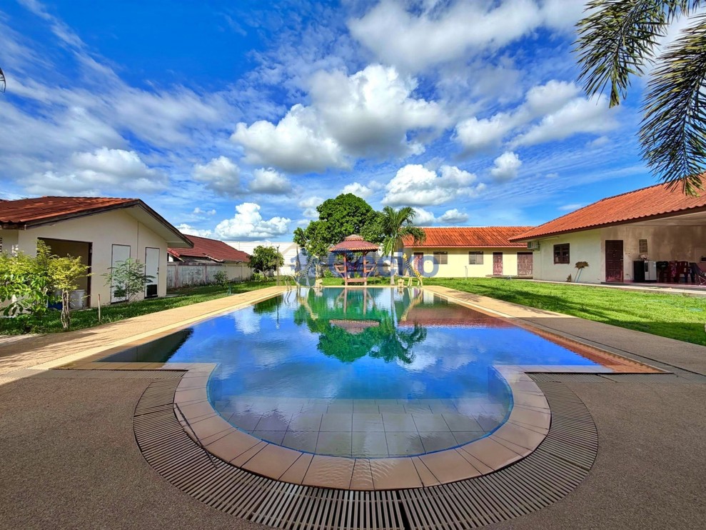 4 Bedrooms House  Huay Yai H013607 (Cover Photo)