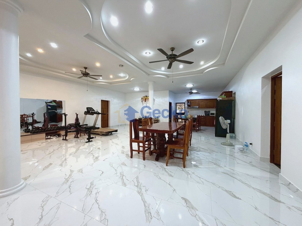 4 Bedrooms House  Huay Yai H013607 (Photo 2)