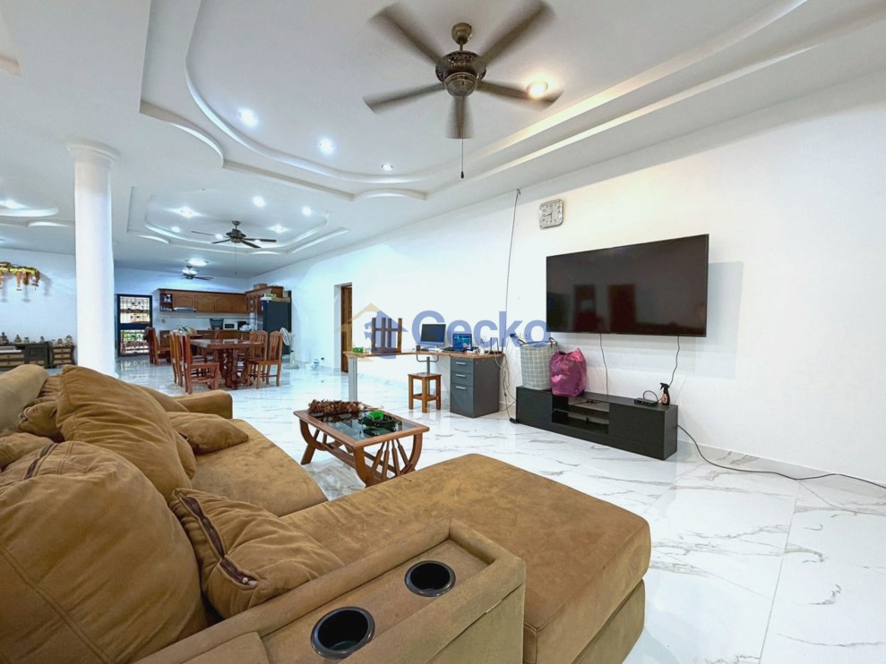 4 Bedrooms House  Huay Yai H013607 (Photo 4)