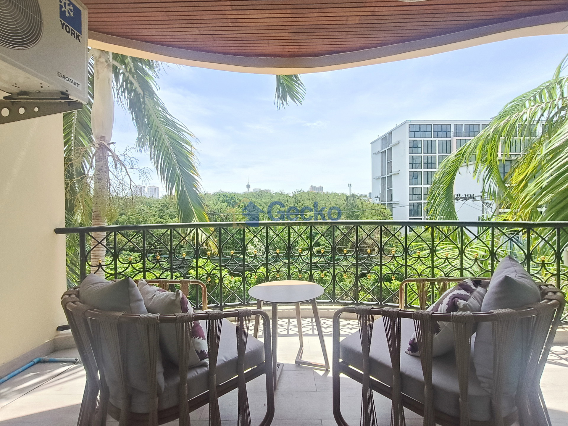 1 Bedroom Condo in The Residence Jomtien Beach Jomtien C013608