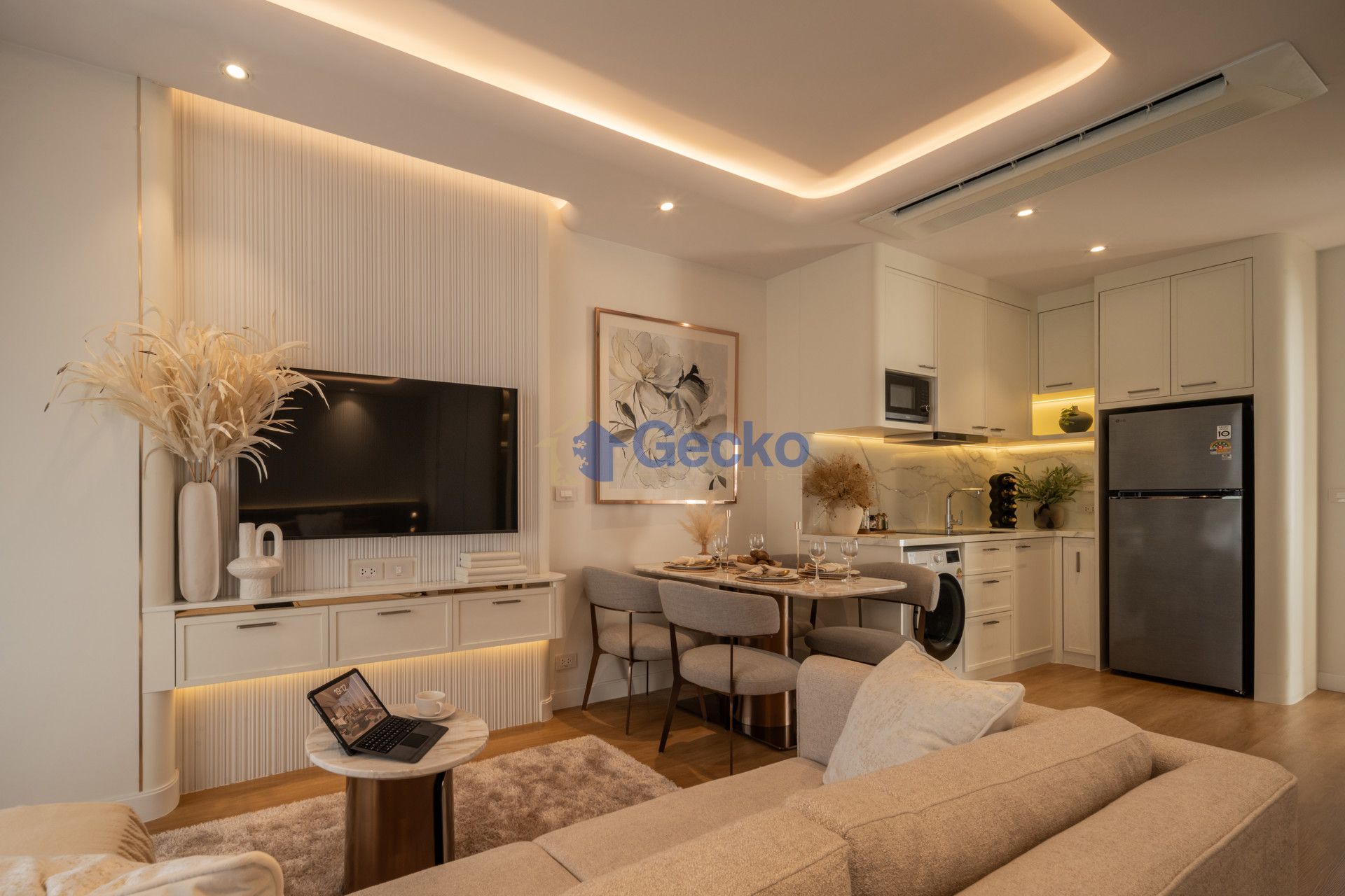 1 Bedroom Condo in Seaspire Jomtien Jomtien C012106