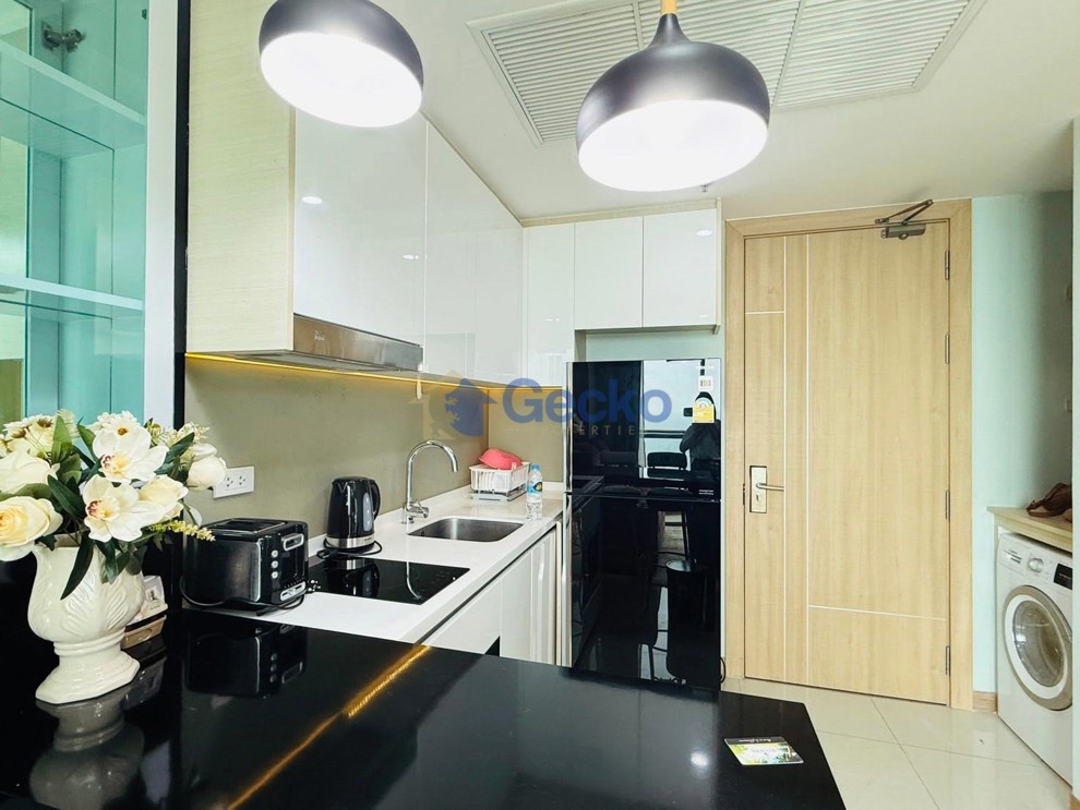 1 Bedroom Condo in The Riviera Jomtien Jomtien C013609 (Photo 3)