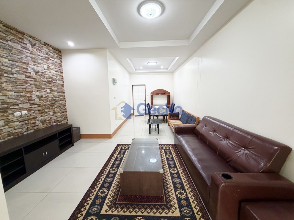 2 Bedrooms House in Chokchai Village 7  East Pattaya H013611 (Photo 2)