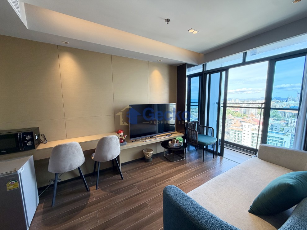 1 Bedroom Condo in Beverly Mountain Bay Pattaya Pratumnak C013612 (Photo 1)