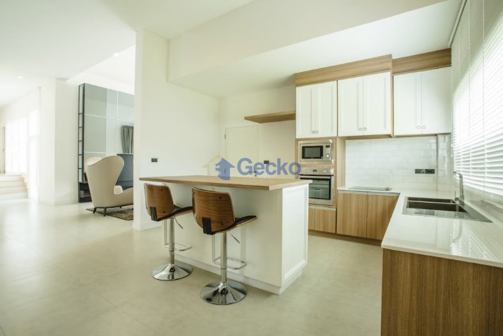 3 Bedrooms House in Patta Prime  East Pattaya H013613 (Photo 2)