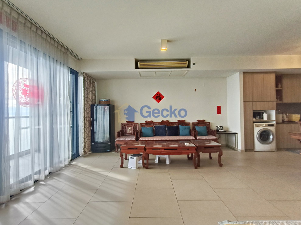 2 Bedrooms Condo in The Zire Wongamat C013615 (Photo 3)
