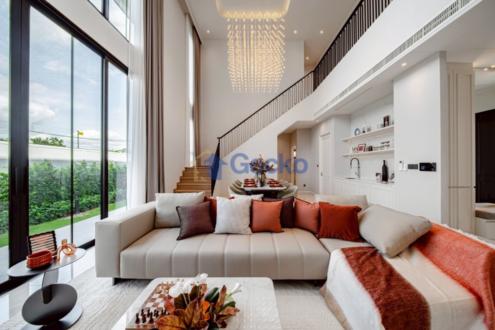 4 Bedrooms House in Chieftain  East Pattaya H013616 (Photo 3)