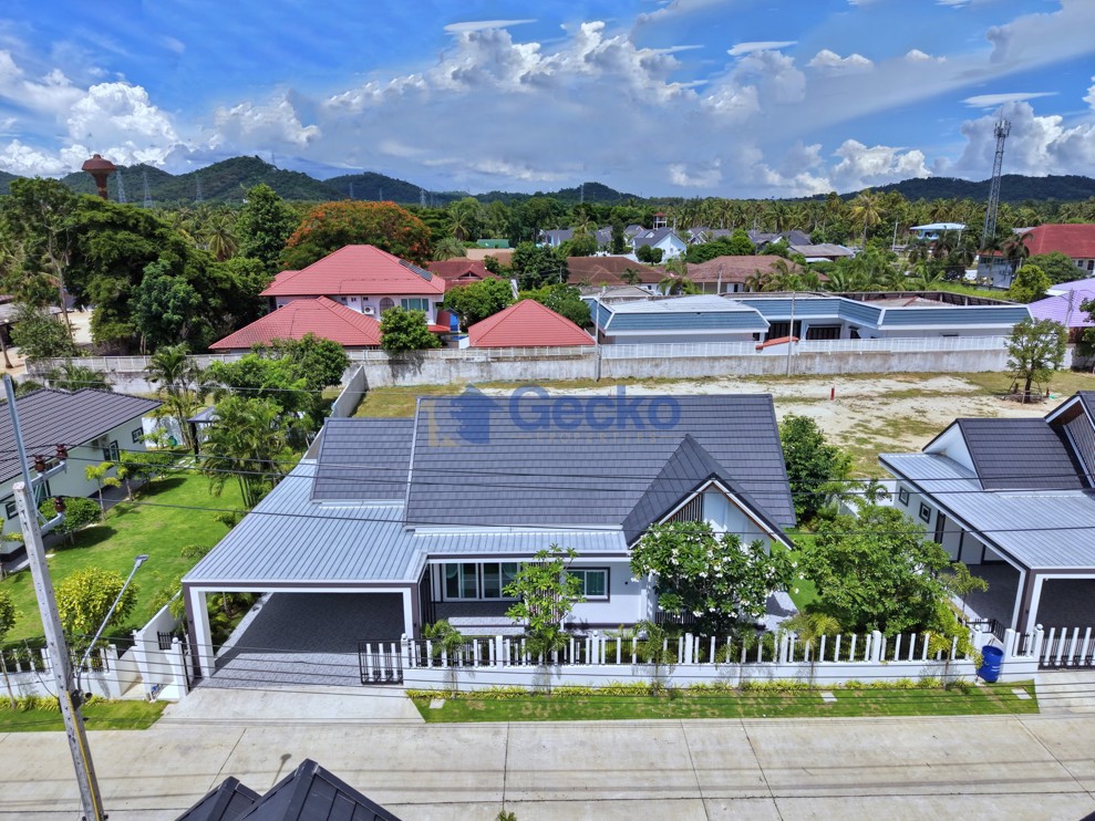 3 Bedrooms House in Sabai Home  East Pattaya H013621 (Photo 1)