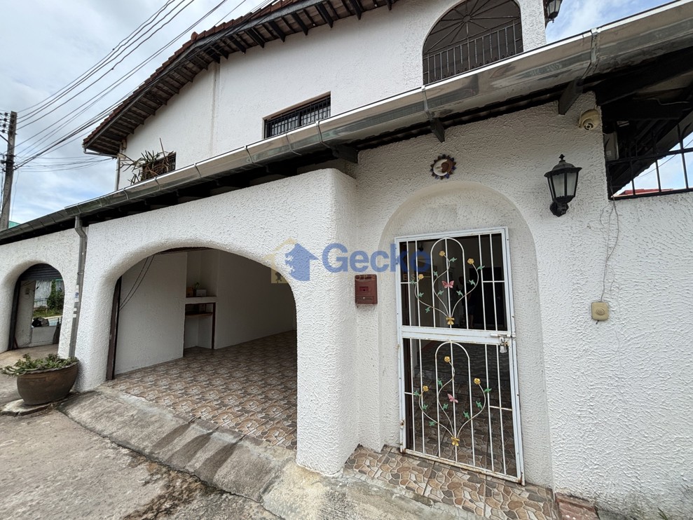 3 Bedrooms House in Palm Spring Housing  East Pattaya H013627 (Photo 2)