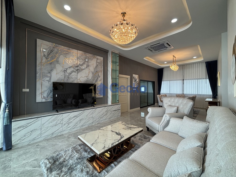 4 Bedrooms House  East Pattaya H013629 (Photo 4)