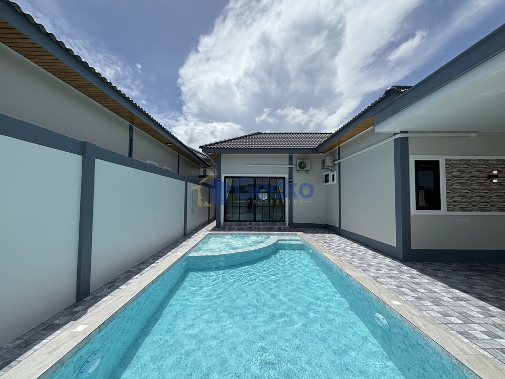4 Bedrooms House  East Pattaya H013629 (Photo 1)