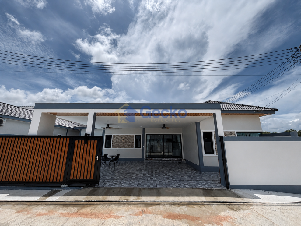 4 Bedrooms House  East Pattaya H013629 (Photo 2)