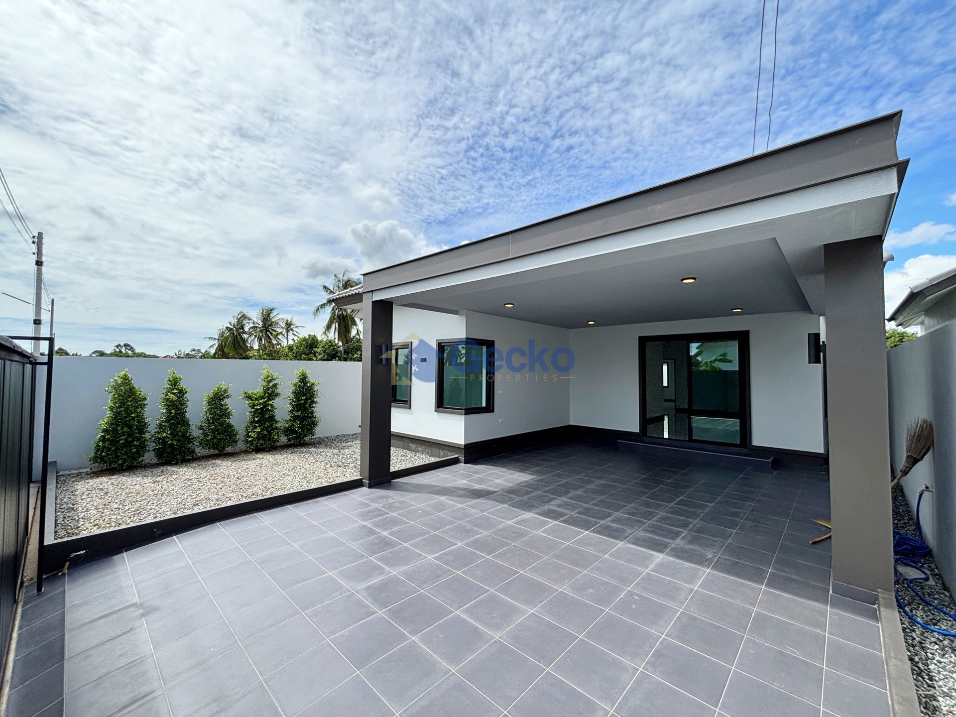 3 Bedrooms House  East Pattaya H013631