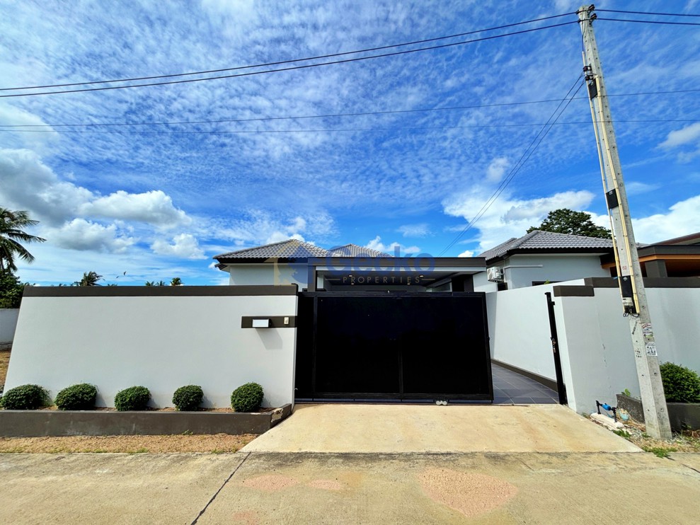 3 Bedrooms House  East Pattaya H013631 (Photo 3)