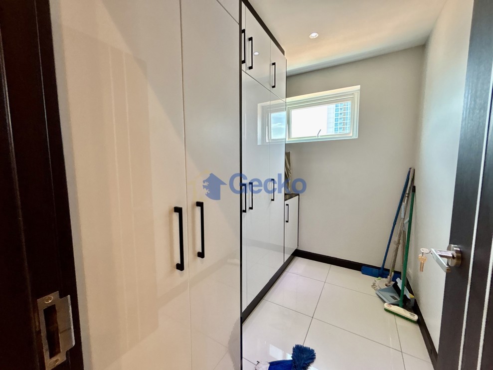 2 Bedrooms Condo in Siam Royal Ocean View Pratumnak C012865 (Photo 4)
