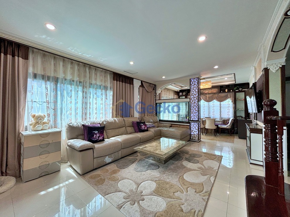 3 Bedrooms House in Baan Dusit Pattaya View   Huay Yai H013632 (Photo 3)