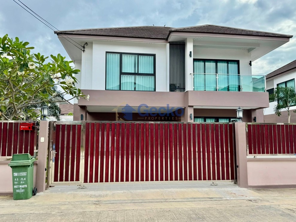 4 Bedrooms House in The Lake Huay Yai  Huay Yai H013635 (Photo 1)