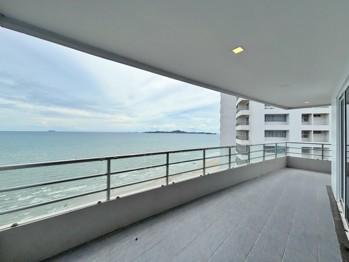 2 Bedrooms Condo in View Talay 3 Pratumnak C013637