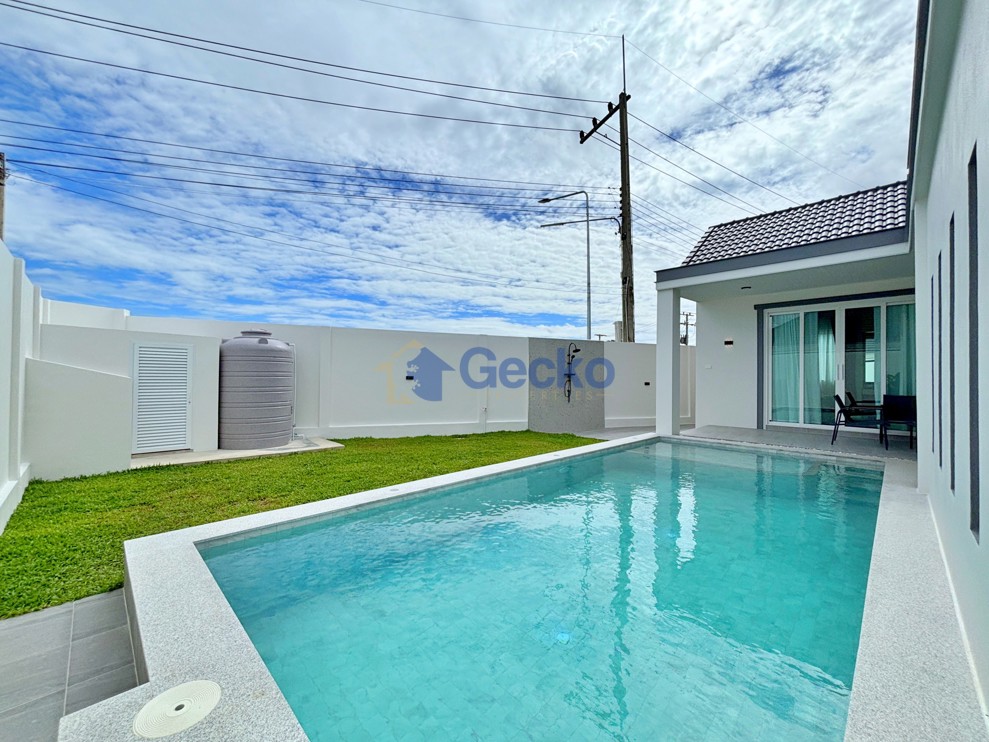 3 Bedrooms House in East Pattaya H012972 (Photo 1)