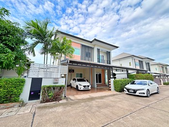 3 Bedrooms House in Patta Village  East Pattaya H013639