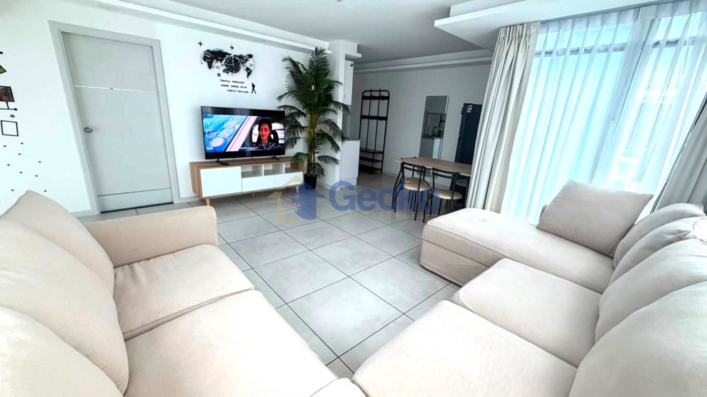1 Bedroom Condo in Siam Oriental Tropical Garden Pratumnak C013646 (Photo 2)