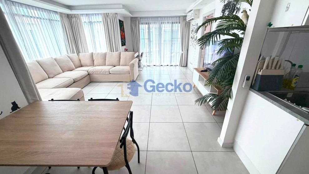 1 Bedroom Condo in Siam Oriental Tropical Garden Pratumnak C013646 (Photo 3)