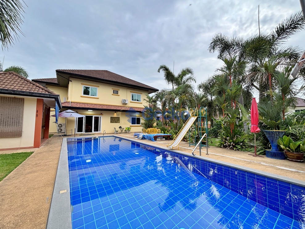 5 Bedrooms House in Siam Gardens  East Pattaya H013648 (Cover Photo)