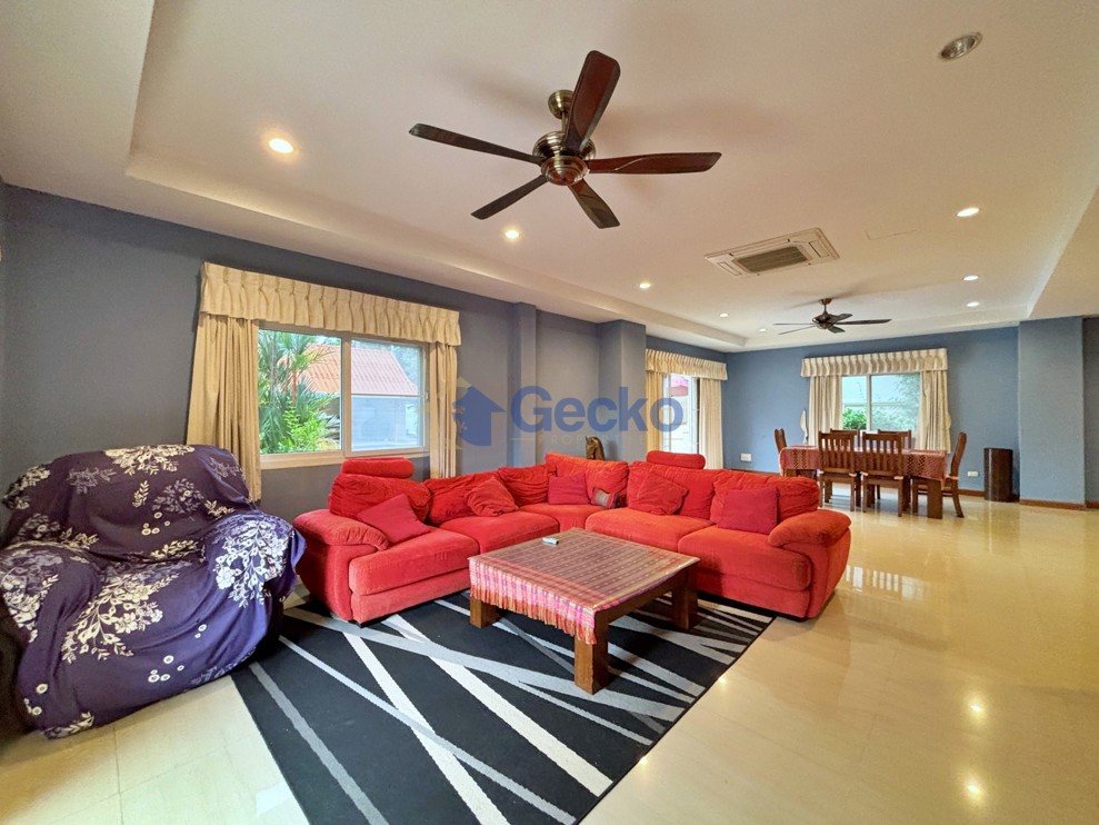 5 Bedrooms House in Siam Gardens  East Pattaya H013648 (Photo 3)
