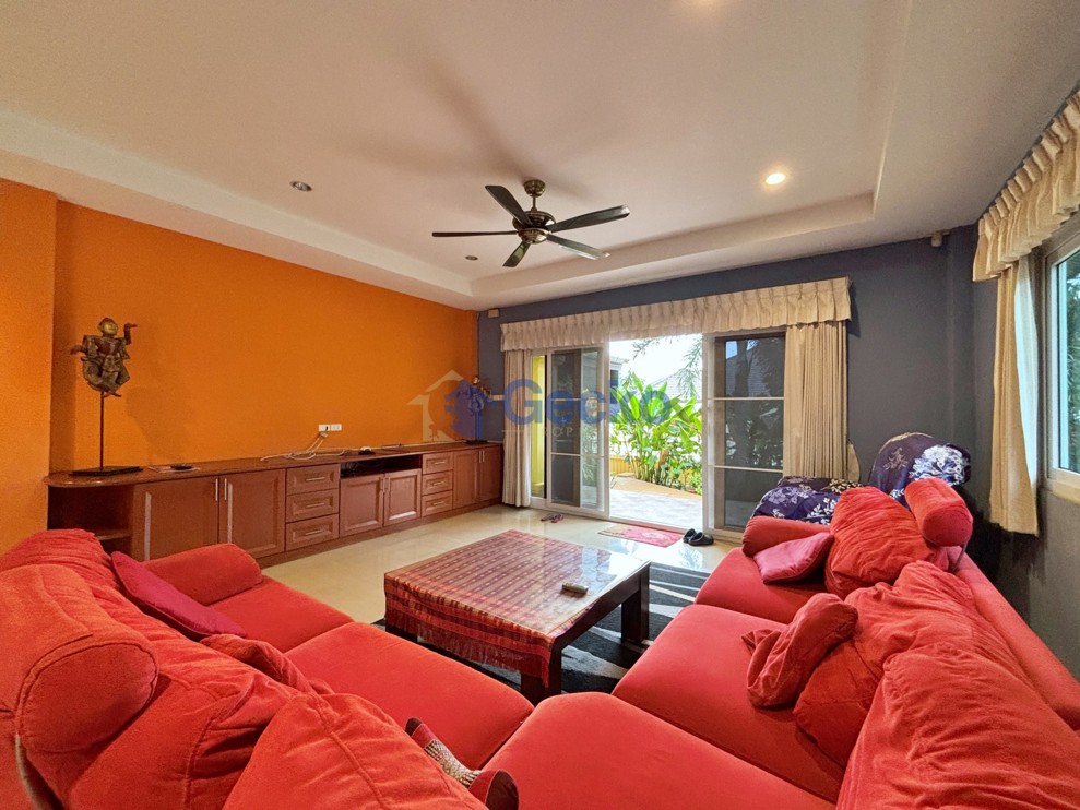 5 Bedrooms House in Siam Gardens  East Pattaya H013648 (Photo 4)