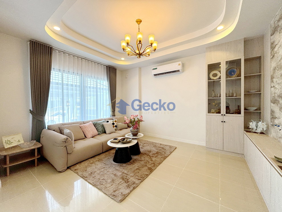 3 Bedrooms House in Ponthep 2  East Pattaya H013652 (Photo 3)