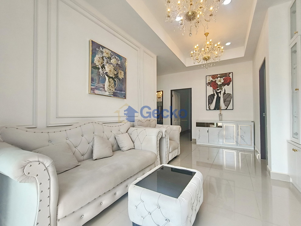 3 Bedrooms House in Eakmongkol 2-1  East Pattaya H013654 (Photo 1)