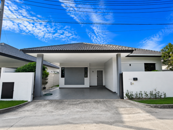 3 ห้องนอน บ้าน in Panalee Banna Village  ห้วยใหญ่ H013657