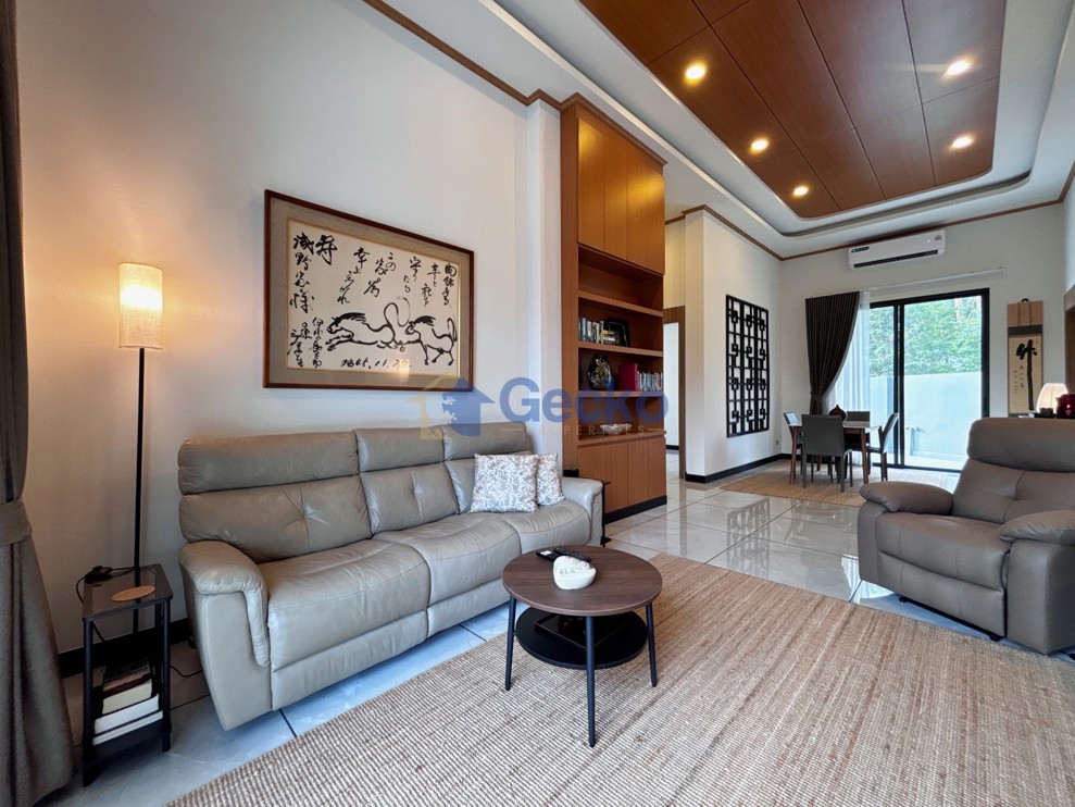 3 Bedrooms House  East Pattaya H013666 (Photo 3)