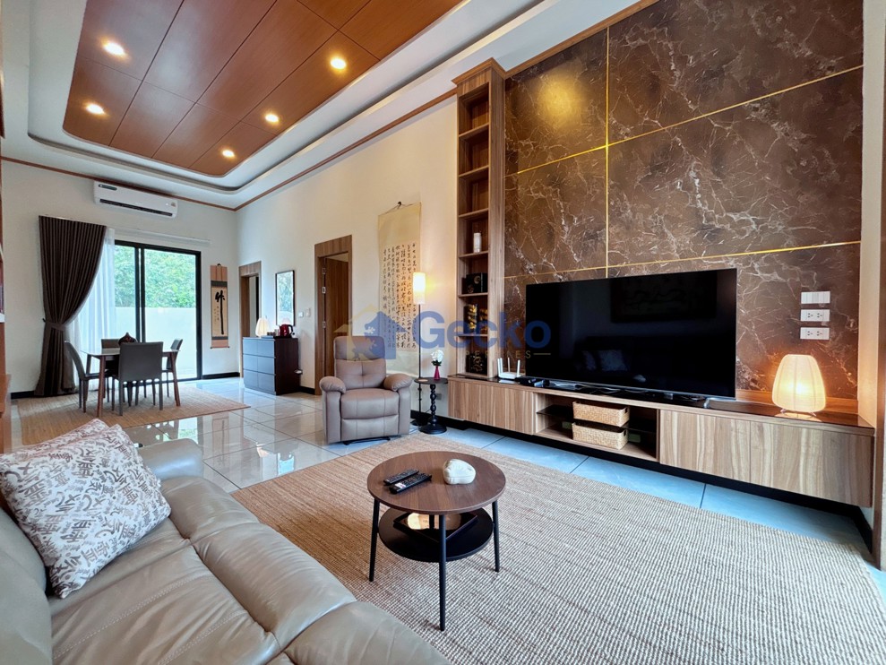3 Bedrooms House  East Pattaya H013666 (Photo 4)