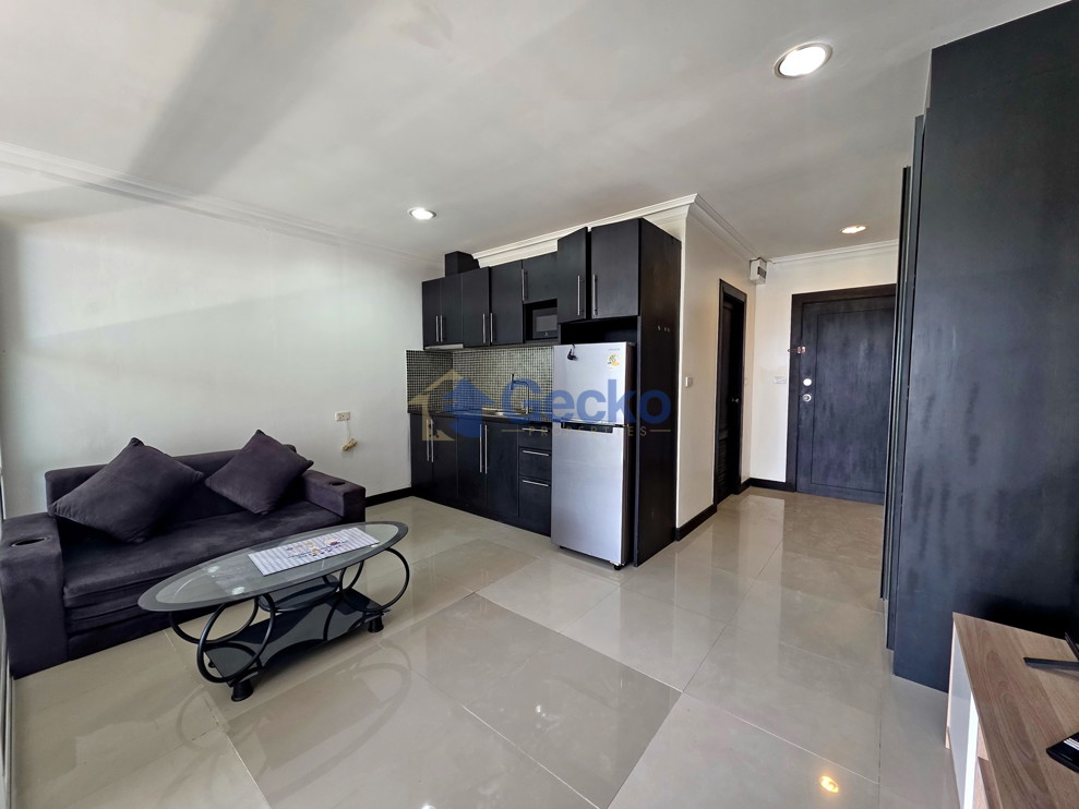 1 Bedroom Condo in Platinum Suites Jomtien C013667 (Photo 2)