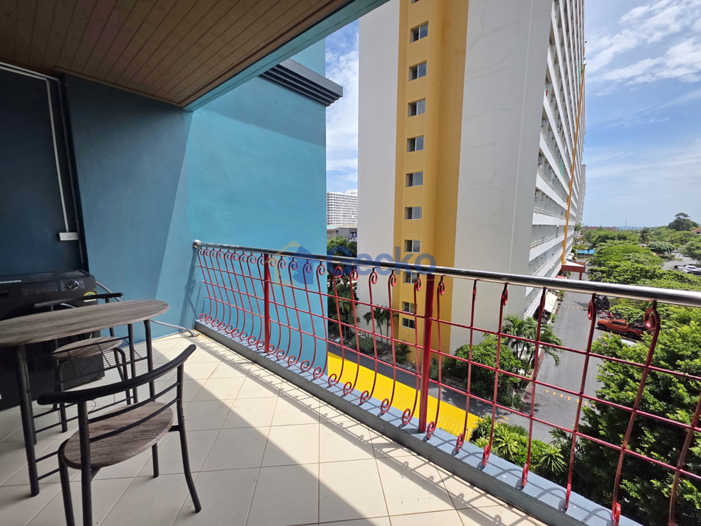 1 Bedroom Condo in Platinum Suites Jomtien C013667 (Photo 1)