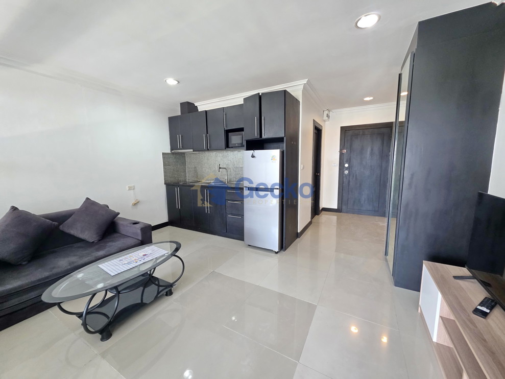1 Bedroom Condo in Platinum Suites Jomtien C013667 (Photo 4)