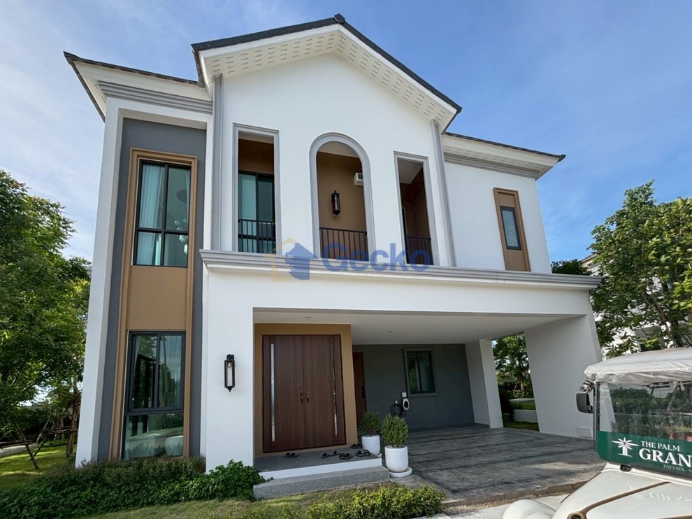 4 Bedrooms House in The Palm Grandio's  East Pattaya H013668 (Cover Photo)