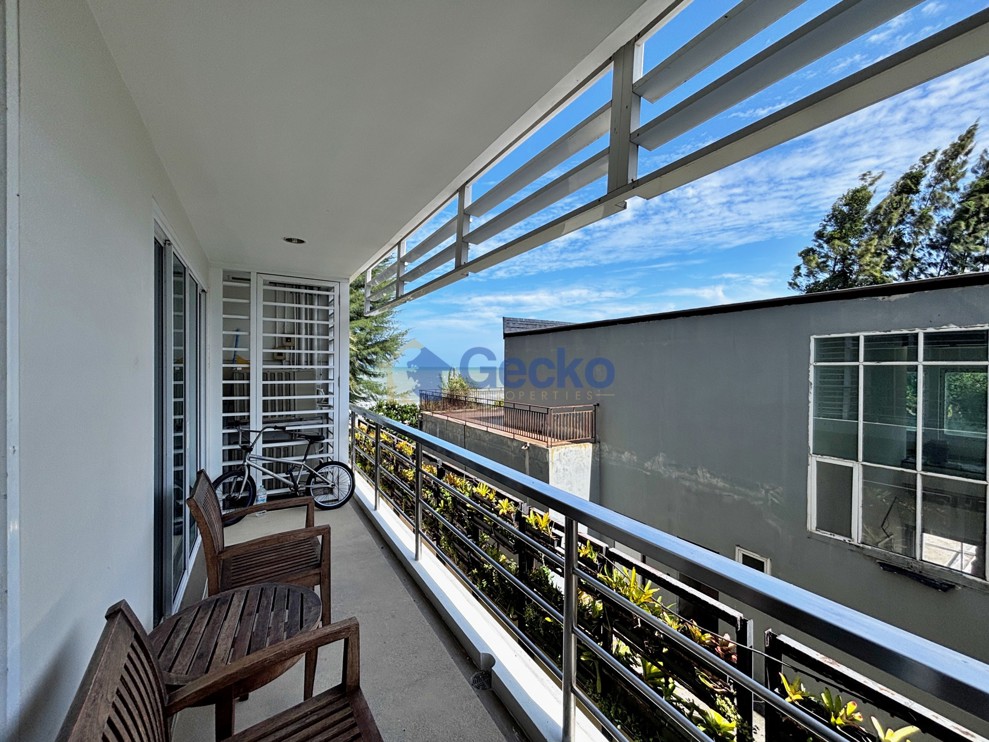 2 Bedrooms Condo in Pine Shores Na Jomtien C013674 (Photo 2)