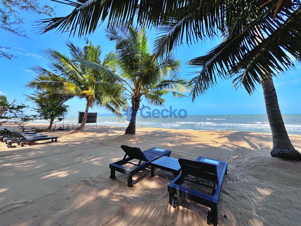 2 Bedrooms Condo in Pine Shores Na Jomtien C013674 (Photo 1)