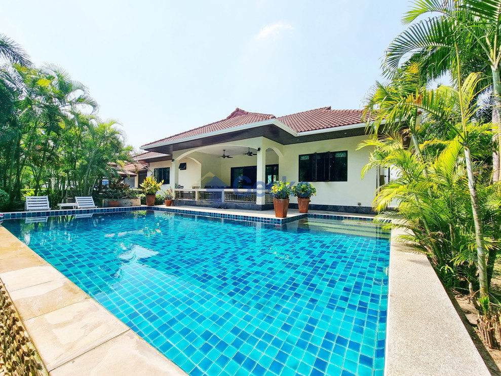 2 Bedrooms House  East Pattaya H013675 (Cover Photo)