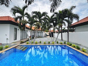 2 Bedrooms House in Freeway Villas  East Pattaya H013387