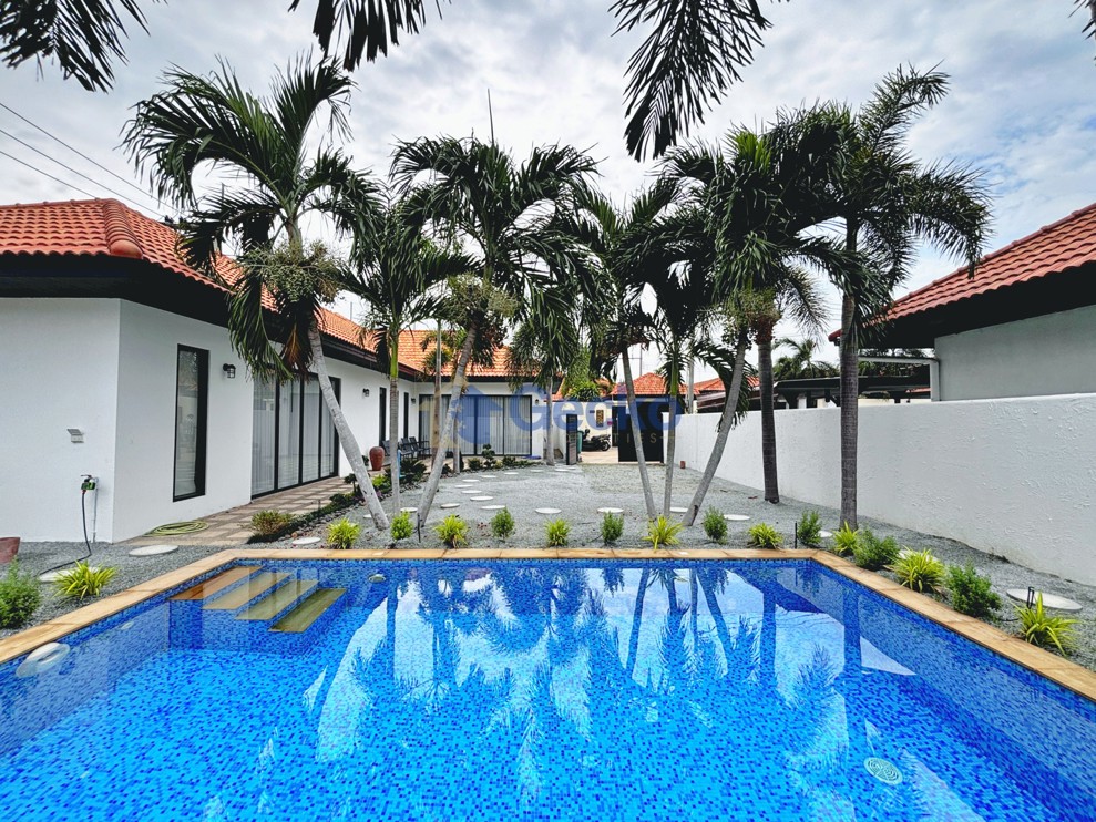 2 Bedrooms House in Freeway Villas  East Pattaya H013387 (Cover Photo)