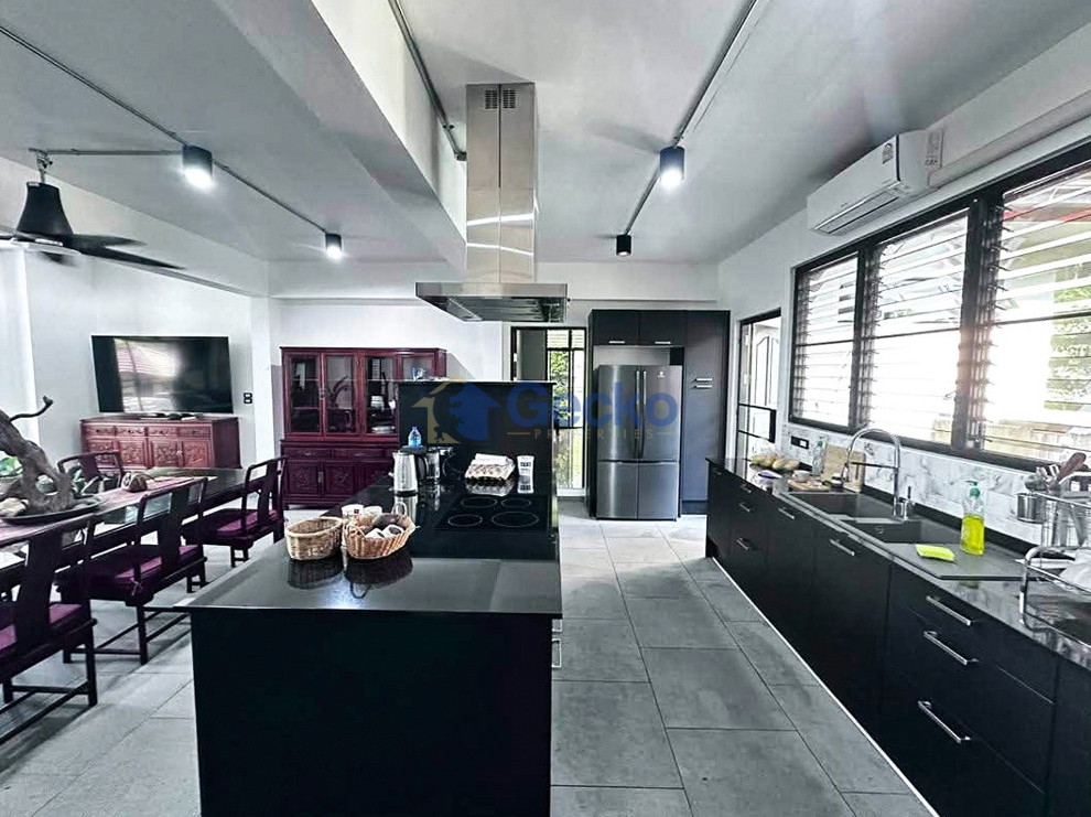 4 Bedrooms House  Bang Saray H013681 (Photo 4)