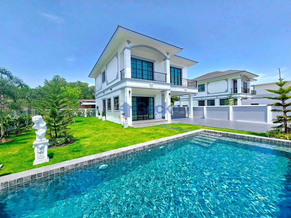 4 Bedrooms House  East Pattaya H013141 (Photo 2)