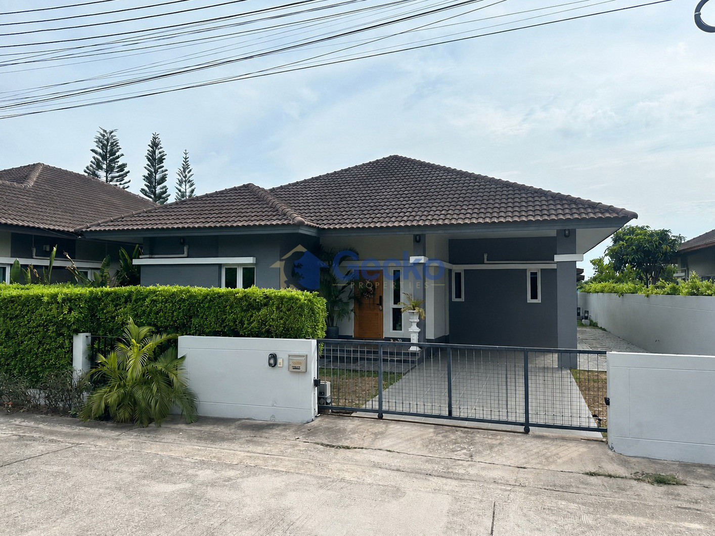 3 Bedrooms House in Panalee  Huay Yai H013686