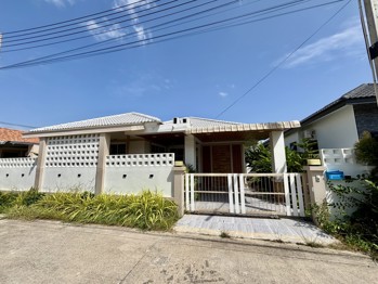 3 ห้องนอน บ้าน in Ratanakorn Village 17  พัทยาตะวันออก H013687