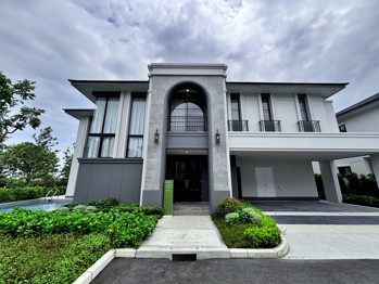 4 Bedrooms House in REKHA Pattaya - Motorway  East Pattaya H012906
