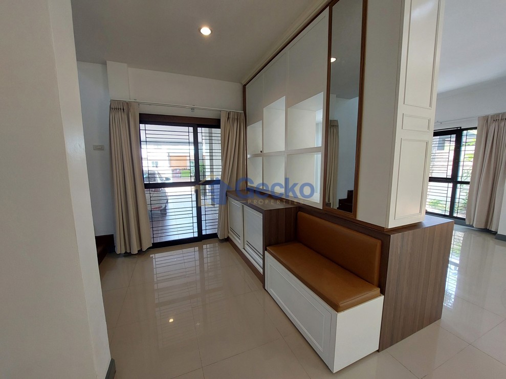 3 ห้องนอน บ้าน in Patta Village  พัทยาตะวันออก H010282 (Photo 3)