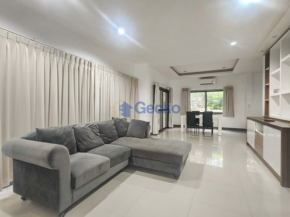 3 ห้องนอน บ้าน in Patta Village  พัทยาตะวันออก H010282 (Photo 1)